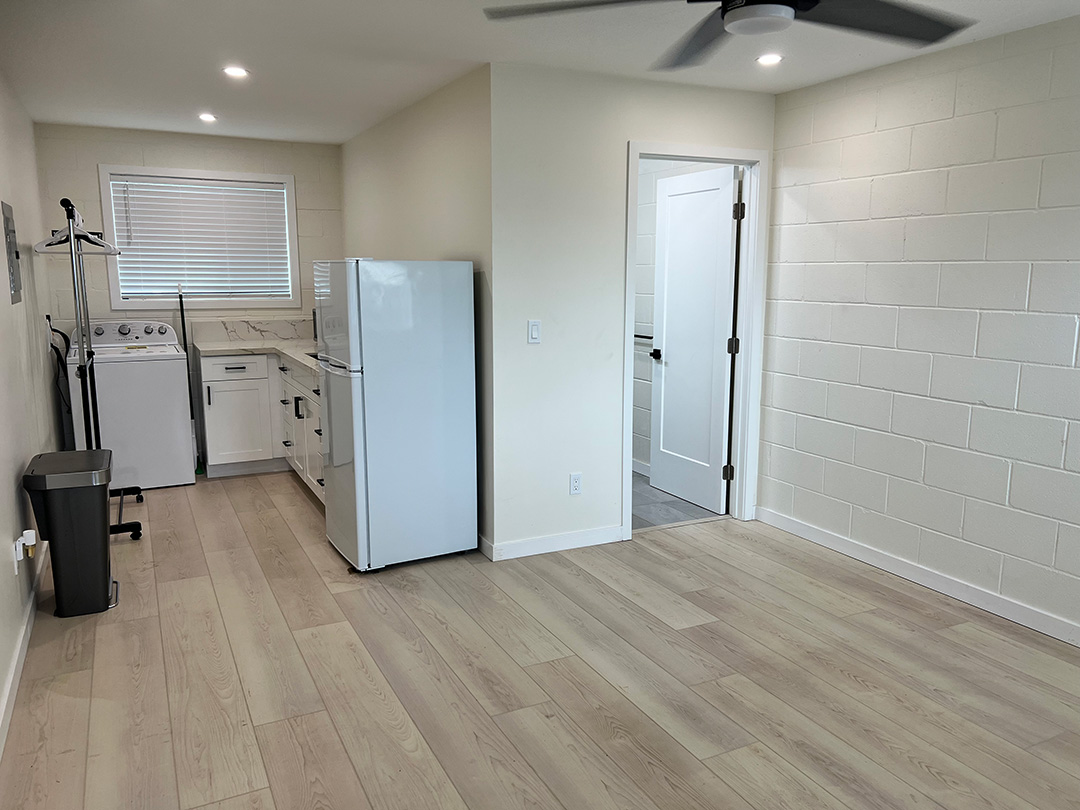 1364 Frank Street | 1364フランクストリート