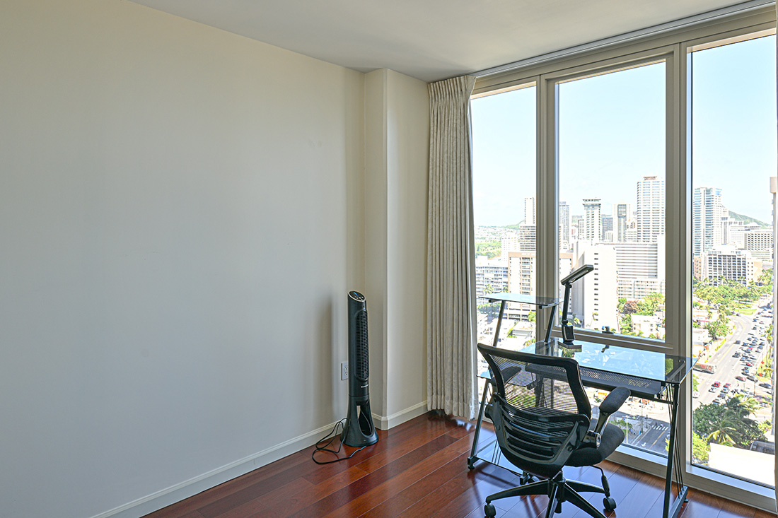 Allure Waikiki #2403 | アルーアワイキキ #2403