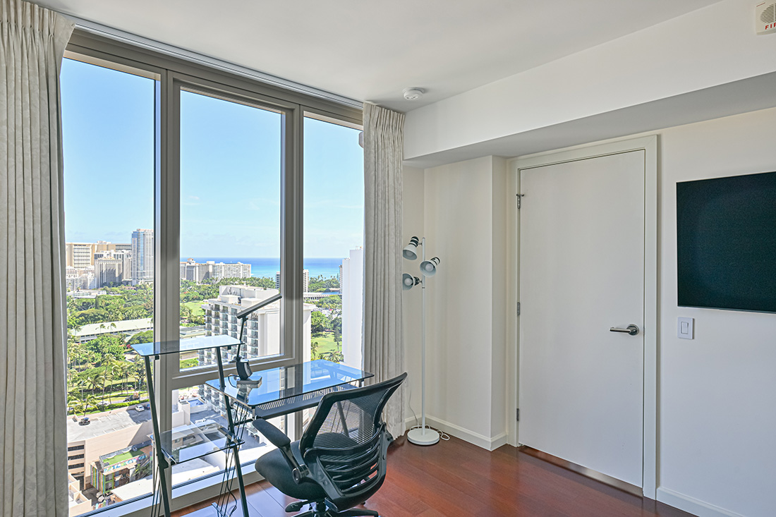 Allure Waikiki #2403 | アルーアワイキキ #2403